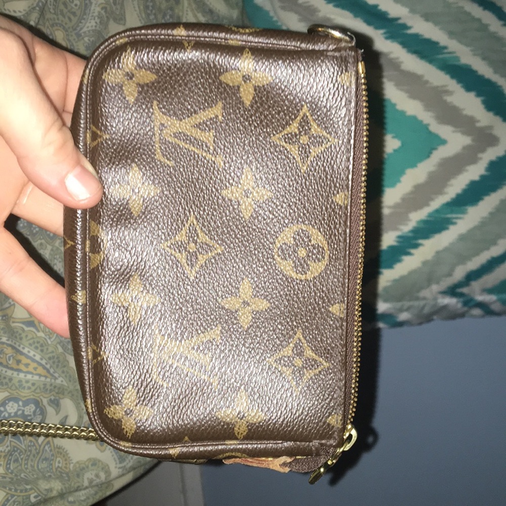 COPY - This is a Louis Vuitton Mini Pochette